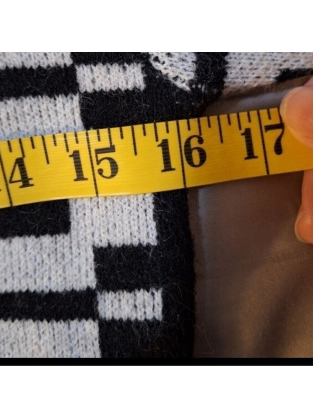 Steve Madden Black and White Checkered Cardigan XS NWT - Picture 5 of 9